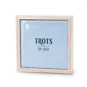 Trots decoratietegeltje